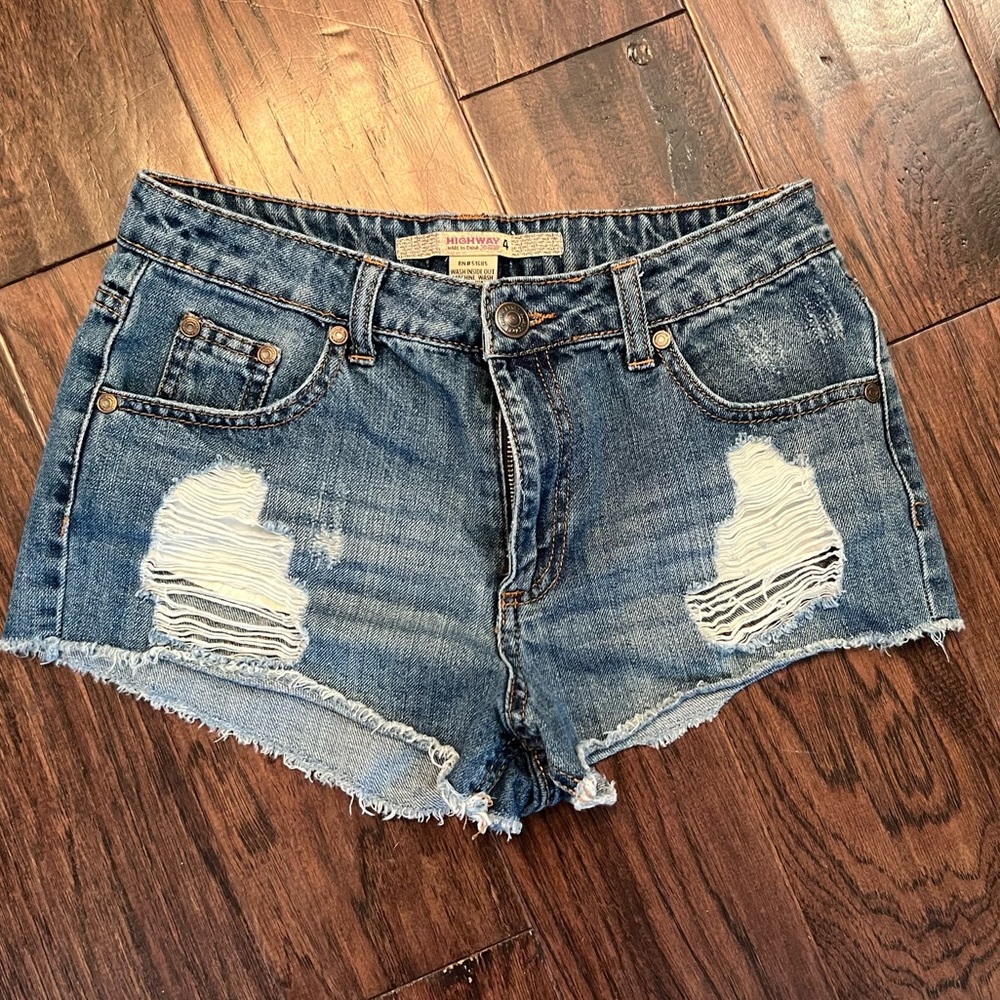 Highway jeans distressed cutoff shorts 💙 EUC